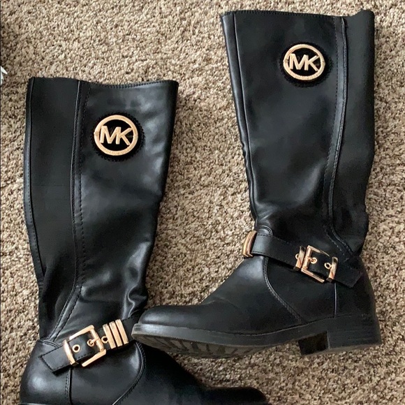 Boots - Picture 1 of 3